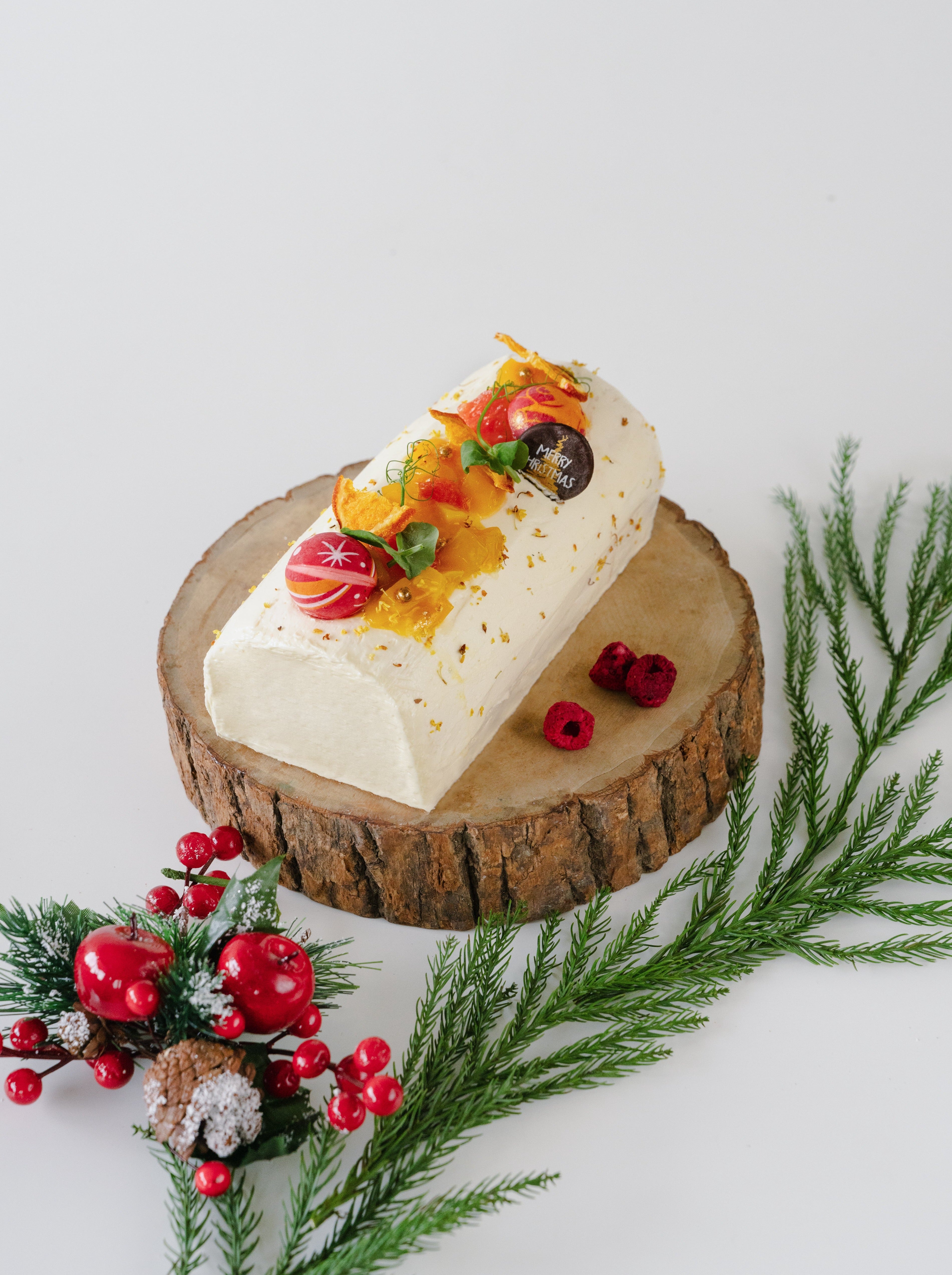 Chrysanthemum Lychee Log cake