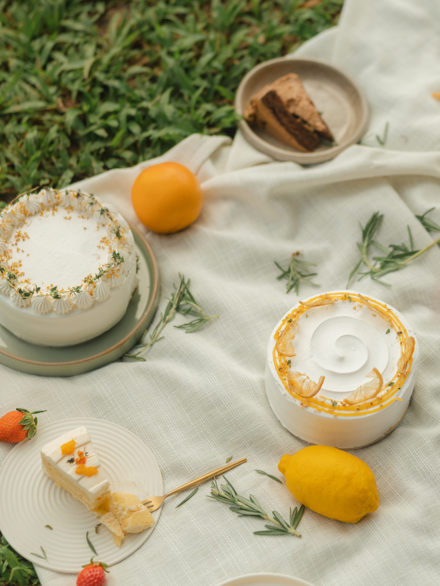 Classic Cakes (Party Size)