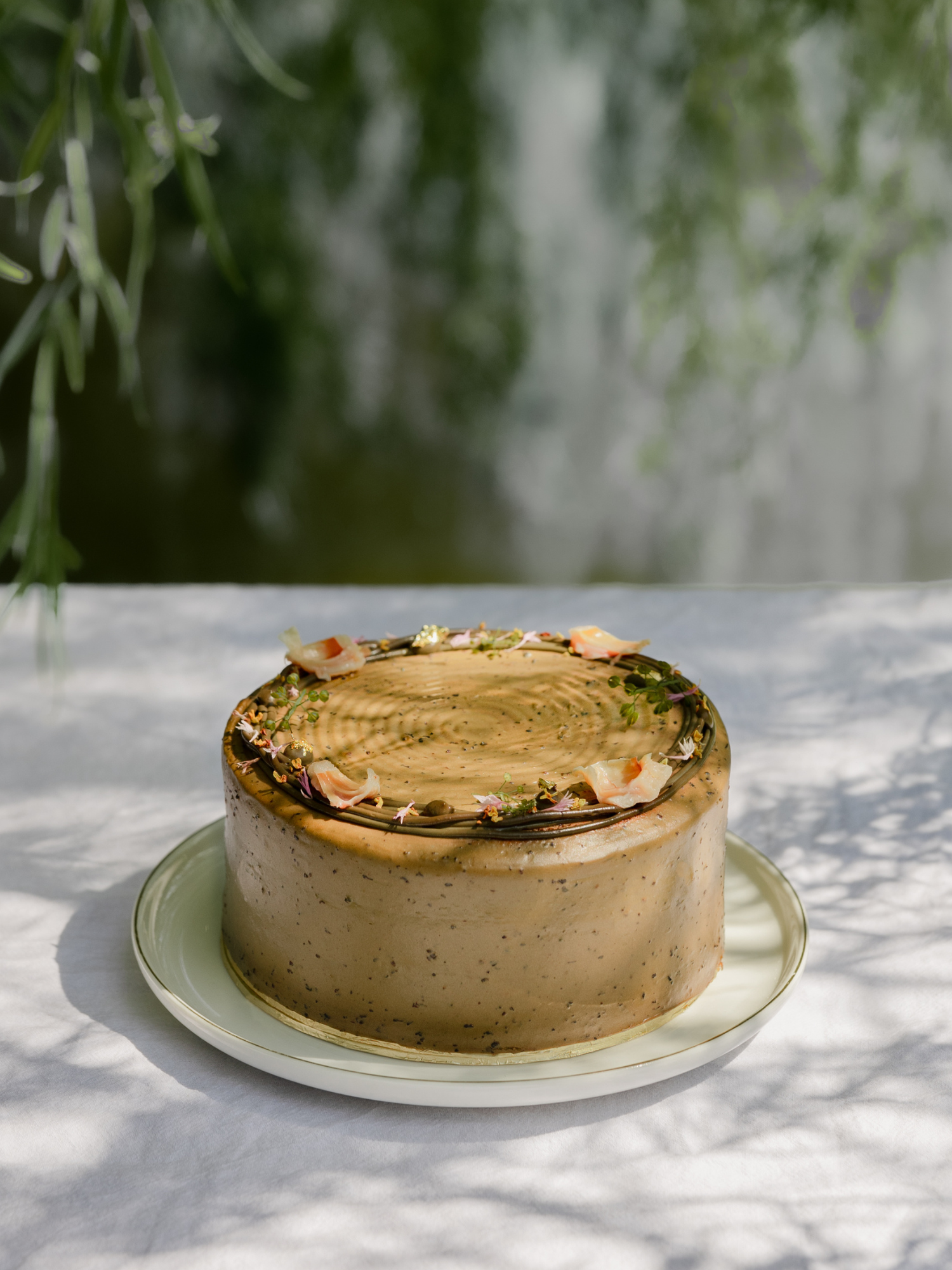 Oolong Lychee fragrant tea cake, available for islandwide delivery in Singapore