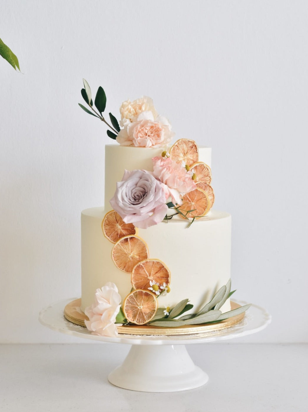 Minimalist Sunburst Cake Singapore | Zee & Elle