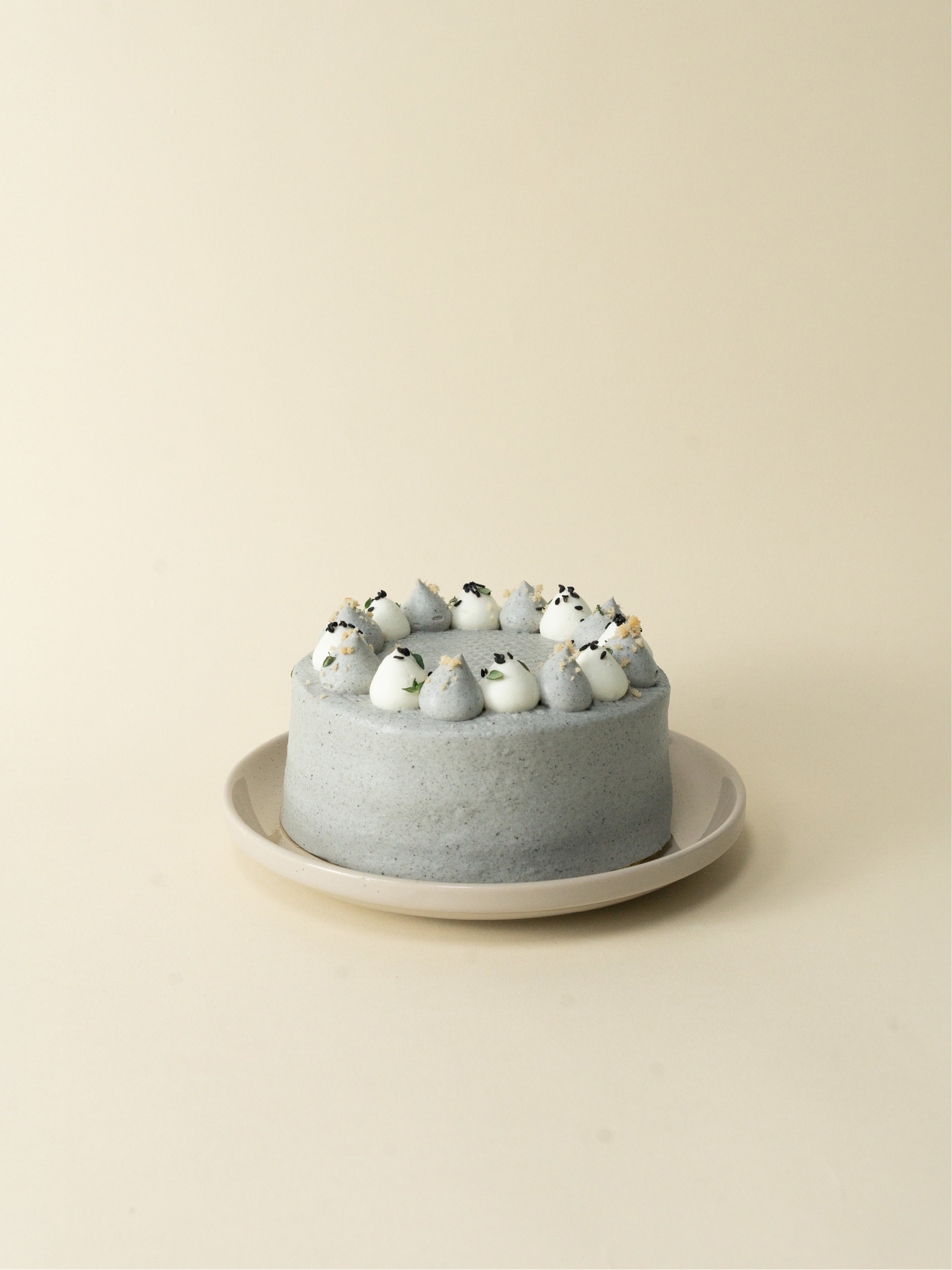 Roasted Black Sesame Hōjicha Fresh Cream Cake | Fieldnotes Singapore