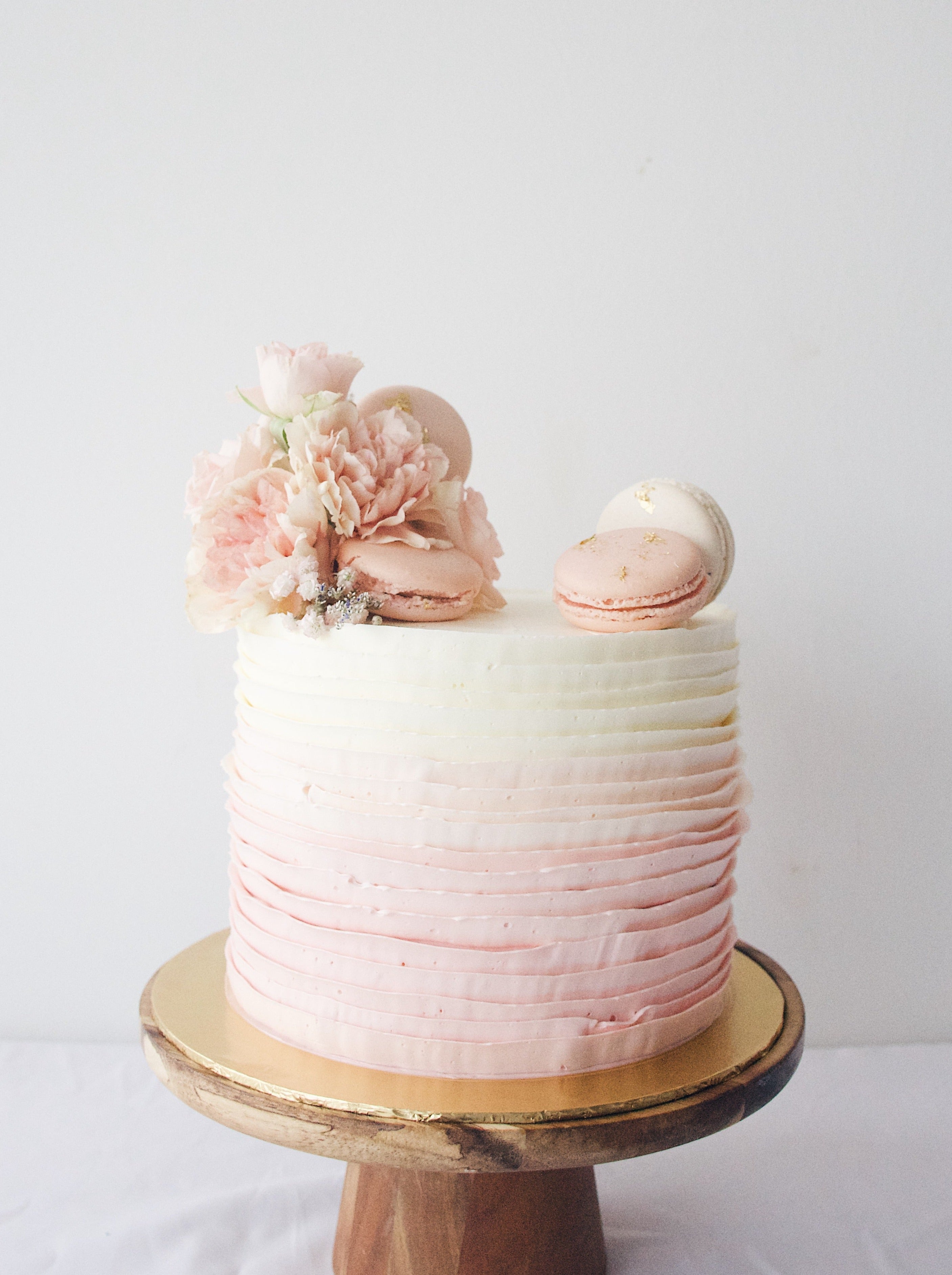 Minimalist Pink x White Cake Singapore - Zee & Elle