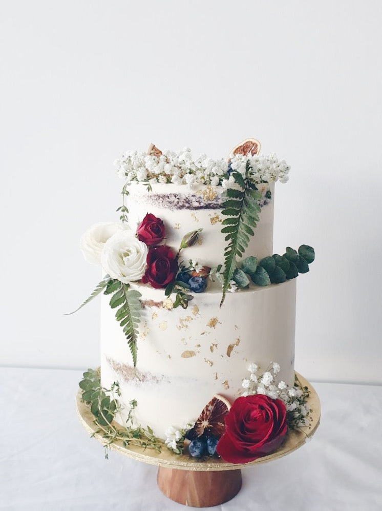 [6 days in advance] Minimalistic Baby Breath and Roses Cake