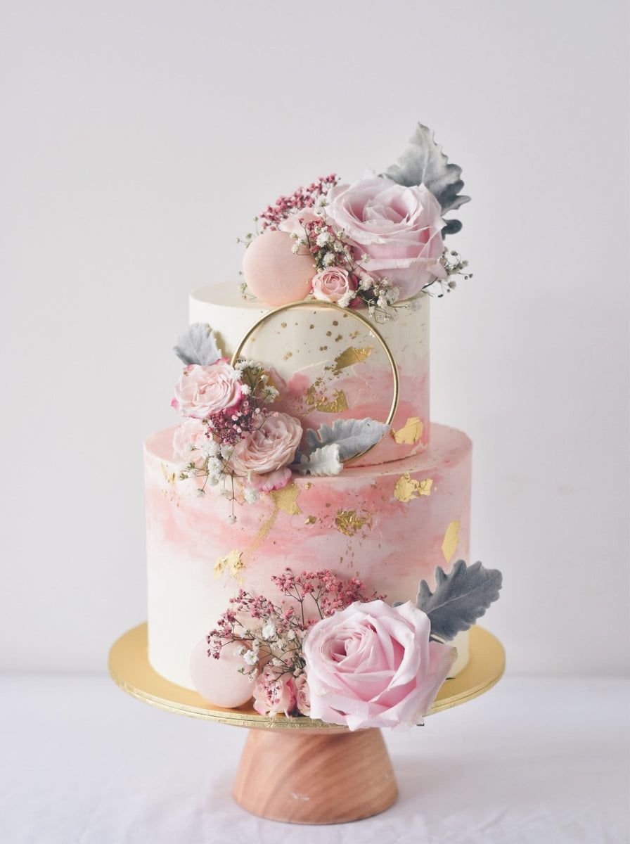 Rose Gold Wedding Cakes: 17 Beautiful Designs - hitched.co.uk -  hitched.co.uk