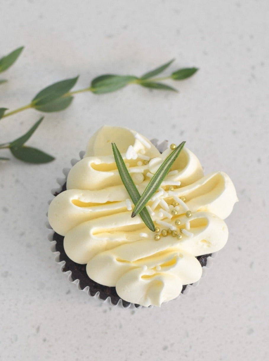 Customsied Online White & Gold Rustic Cupcakes Box of 12 - Cakes. Sweets. Dessert Bars- Zee & Elle